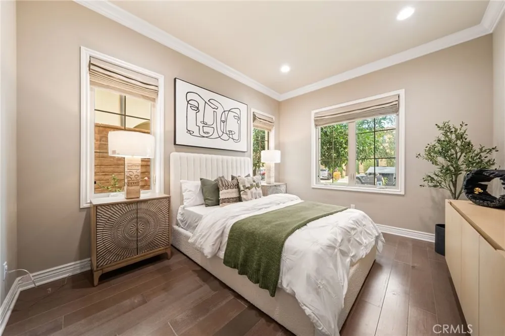 46 Shadybend Irvine, CA 92602