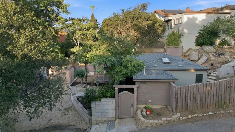 9498 Grossmont Blvd La Mesa, CA 91941