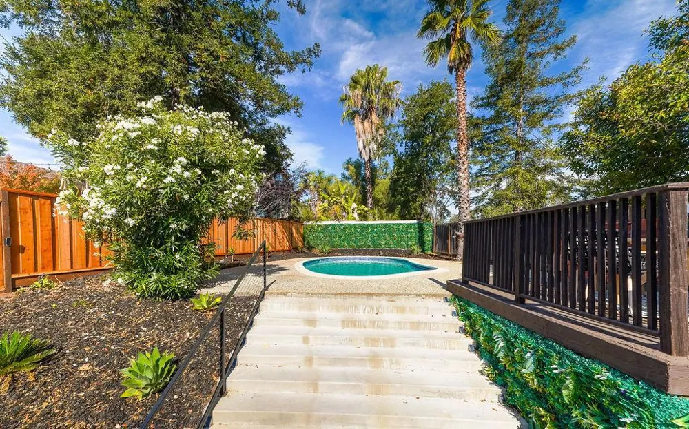 17293 Sereno Court Monte Sereno, CA 95030
