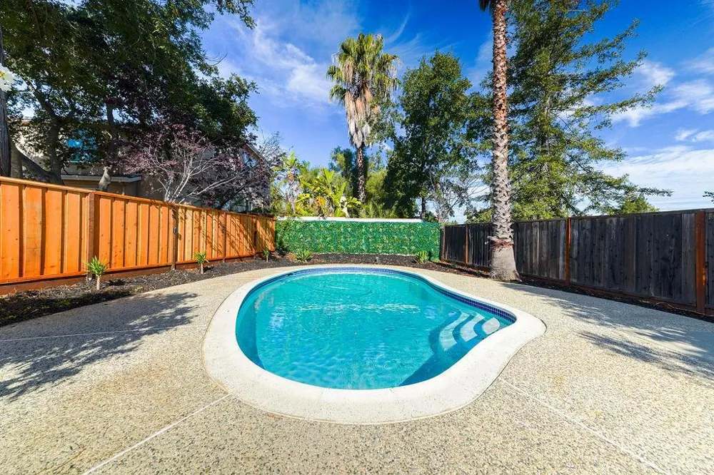 17293 Sereno Court Monte Sereno, CA 95030