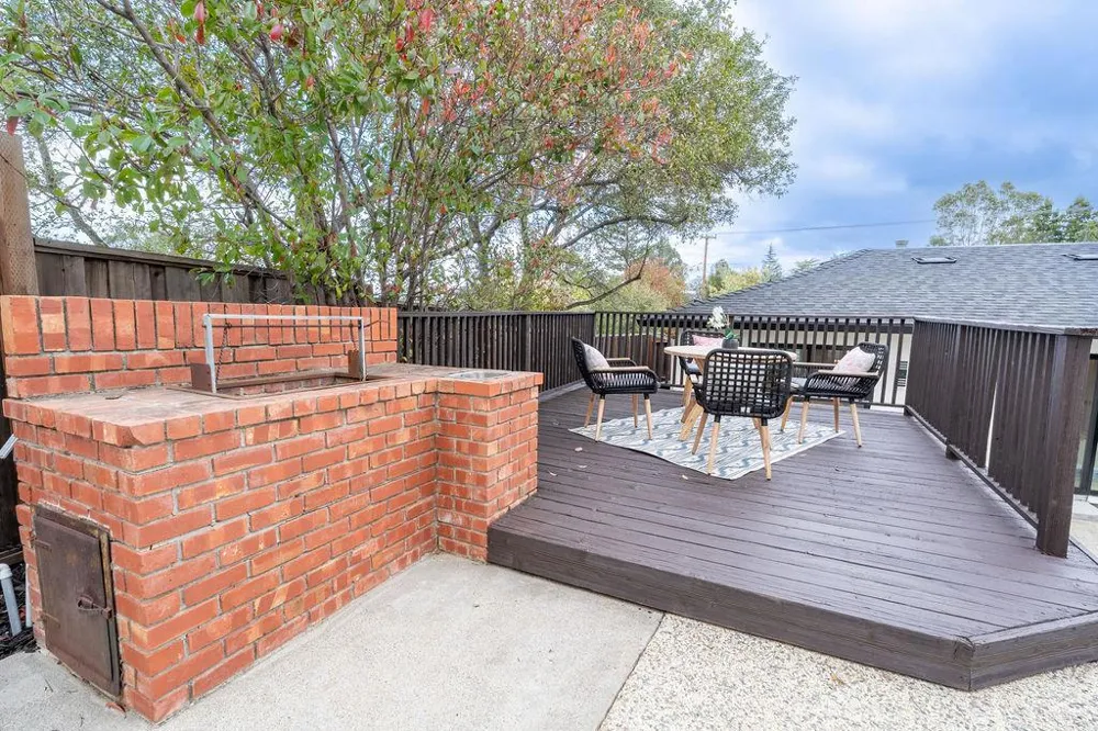 17293 Sereno Court Monte Sereno, CA 95030