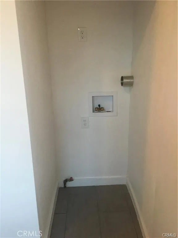 4354 Compton Los Angeles, CA 90011