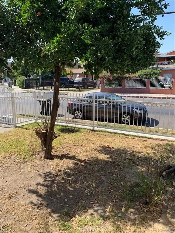 4354 Compton Los Angeles, CA 90011