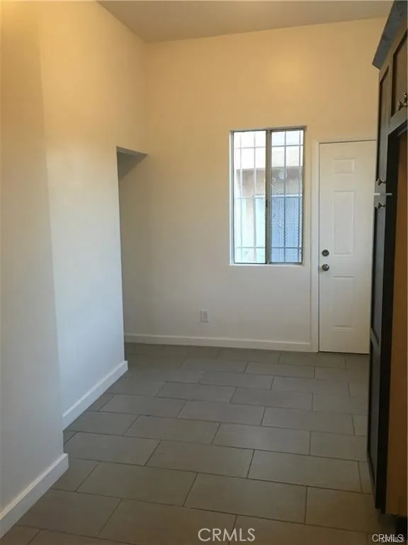 4354 Compton Los Angeles, CA 90011
