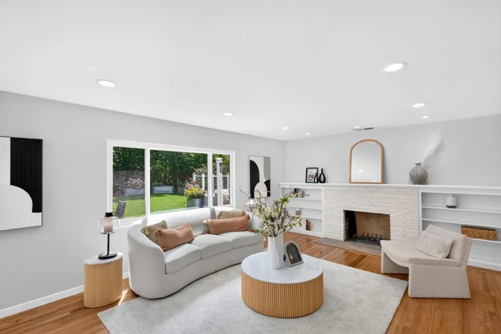 82 Loucks Avenue Los Altos, CA 94022