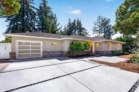 82 Loucks Avenue