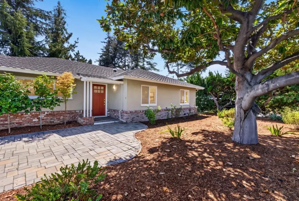 82 Loucks Avenue Los Altos, CA 94022
