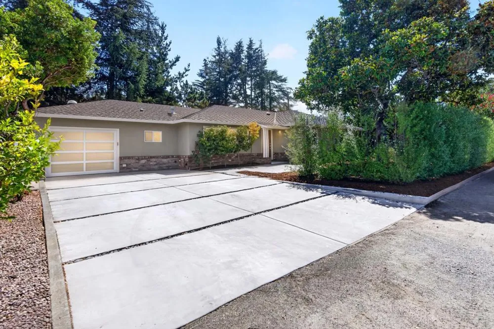 82 Loucks Avenue Los Altos, CA 94022