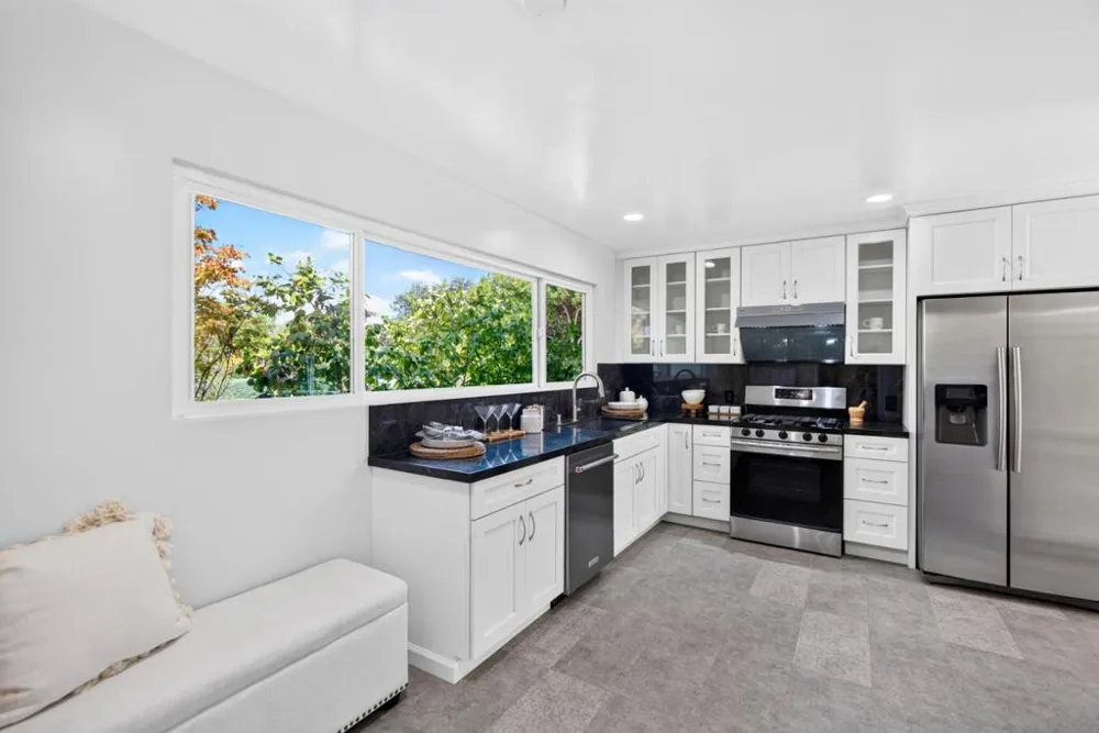 82 Loucks Avenue Los Altos, CA 94022