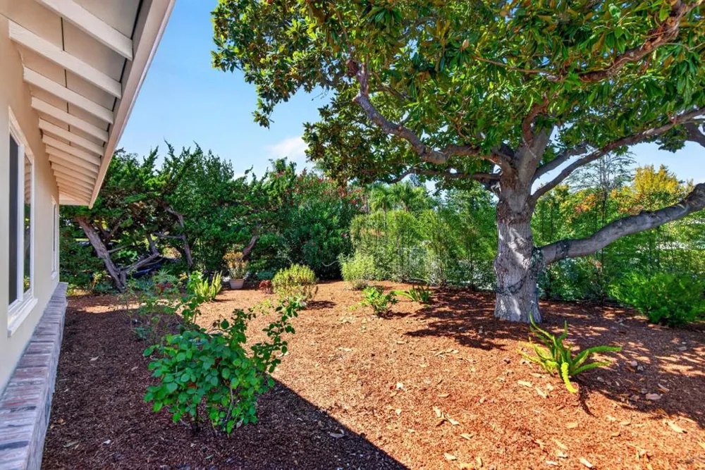 82 Loucks Avenue Los Altos, CA 94022
