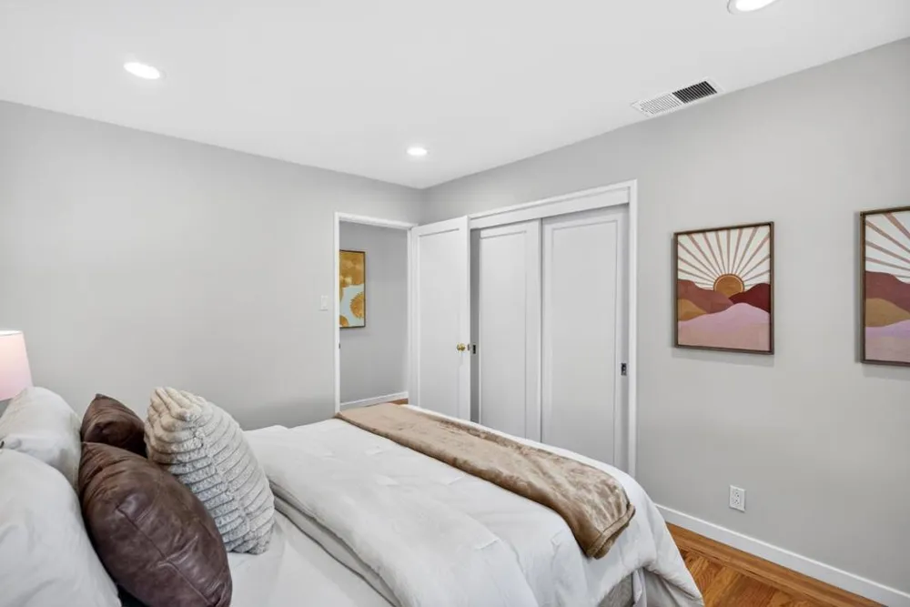 82 Loucks Avenue Los Altos, CA 94022