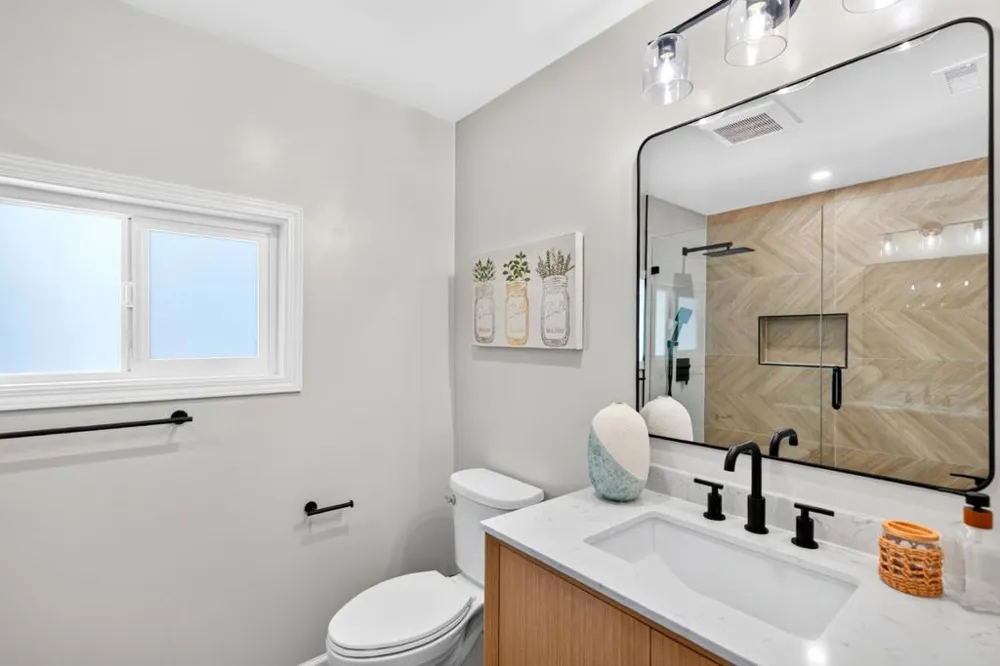 82 Loucks Avenue Los Altos, CA 94022
