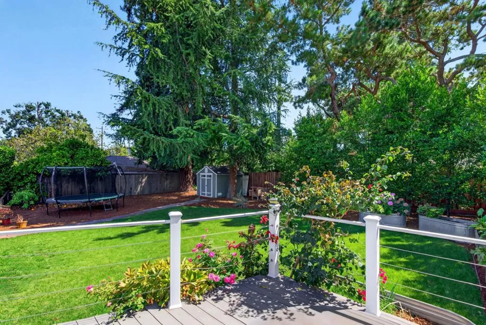 82 Loucks Avenue Los Altos, CA 94022