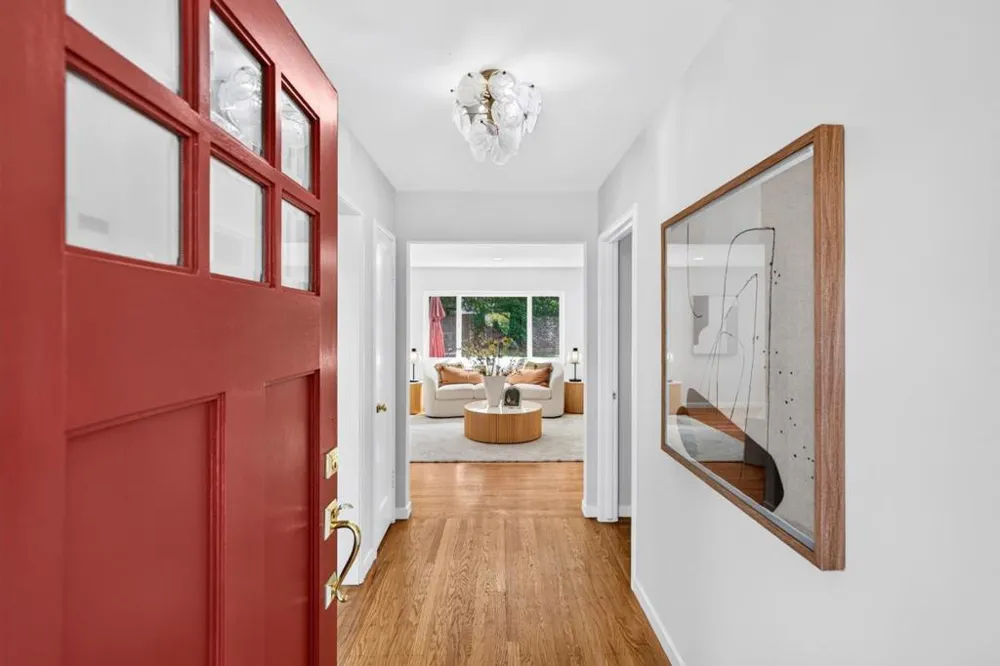 82 Loucks Avenue Los Altos, CA 94022