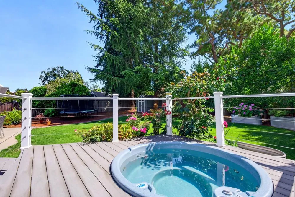 82 Loucks Avenue Los Altos, CA 94022