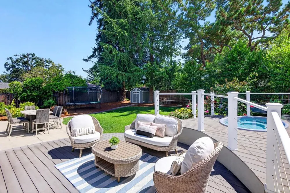 82 Loucks Avenue Los Altos, CA 94022