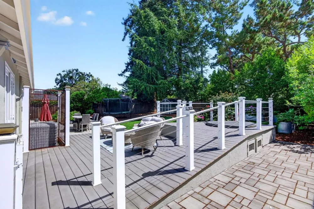 82 Loucks Avenue Los Altos, CA 94022