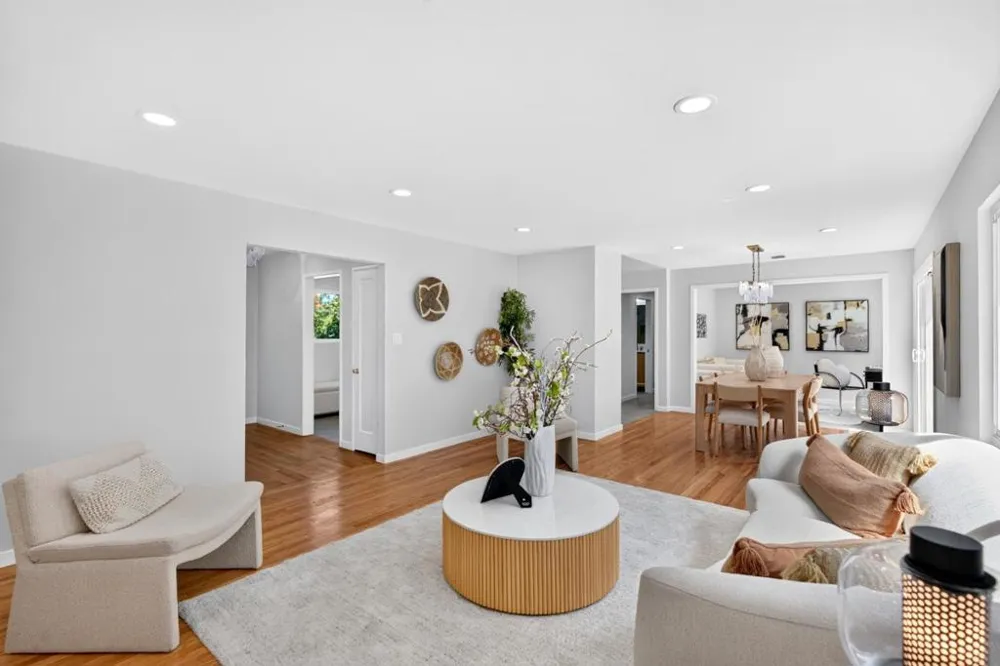 82 Loucks Avenue Los Altos, CA 94022