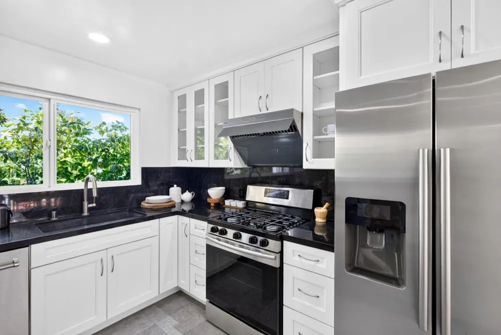 82 Loucks Avenue Los Altos, CA 94022