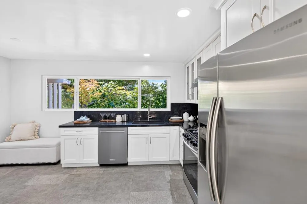 82 Loucks Avenue Los Altos, CA 94022