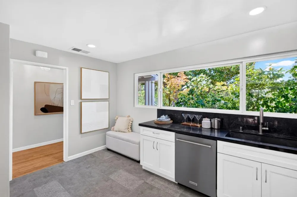 82 Loucks Avenue Los Altos, CA 94022