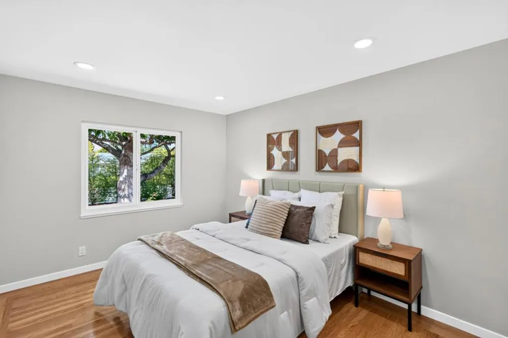 82 Loucks Avenue Los Altos, CA 94022