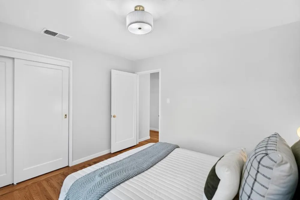 82 Loucks Avenue Los Altos, CA 94022