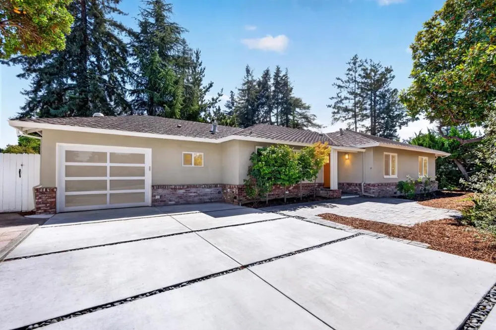 82 Loucks Avenue Los Altos, CA 94022