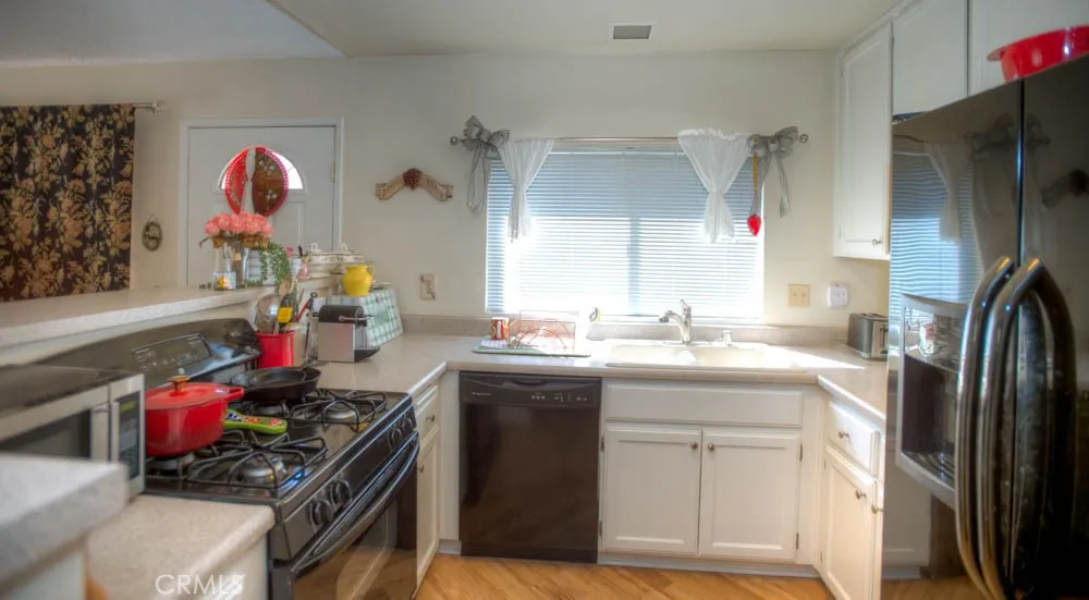2718 E Avenue S Palmdale, CA 93550