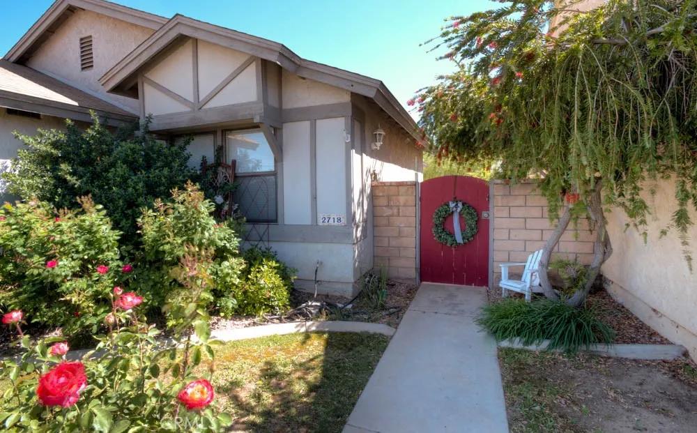 2718 E Avenue S Palmdale, CA 93550