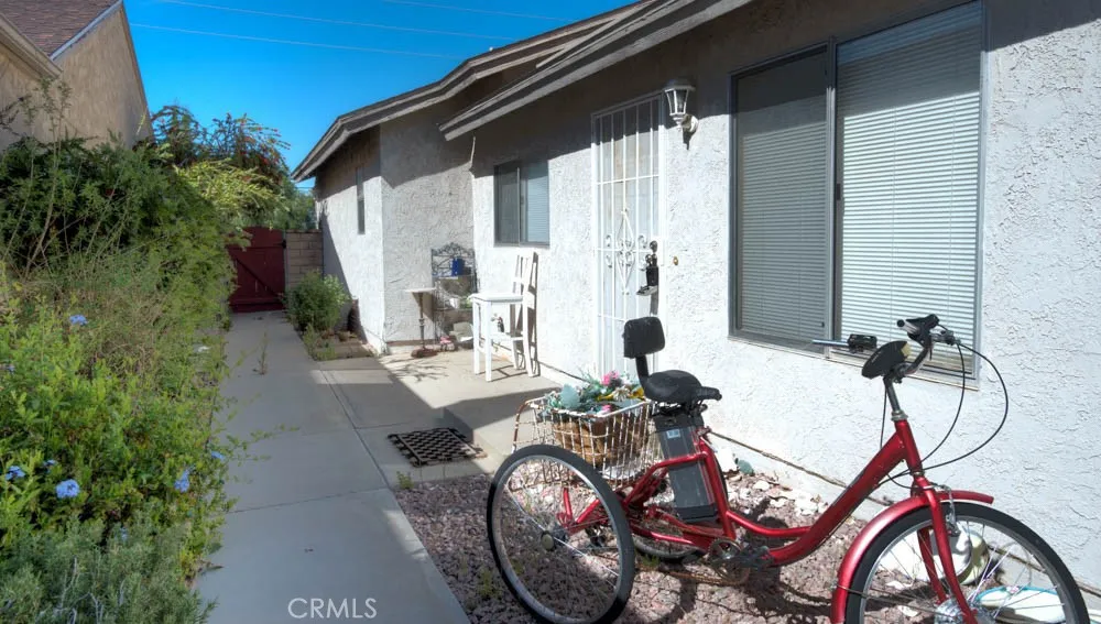 2718 E Avenue S Palmdale, CA 93550