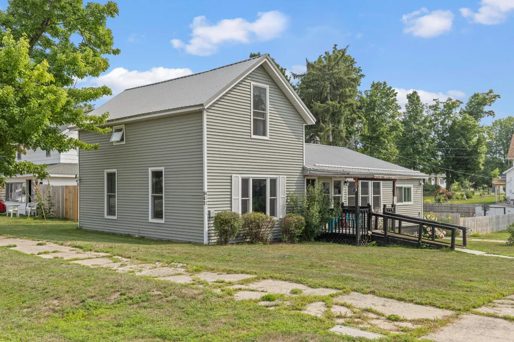 602 Pine Street Evart, MI 49631