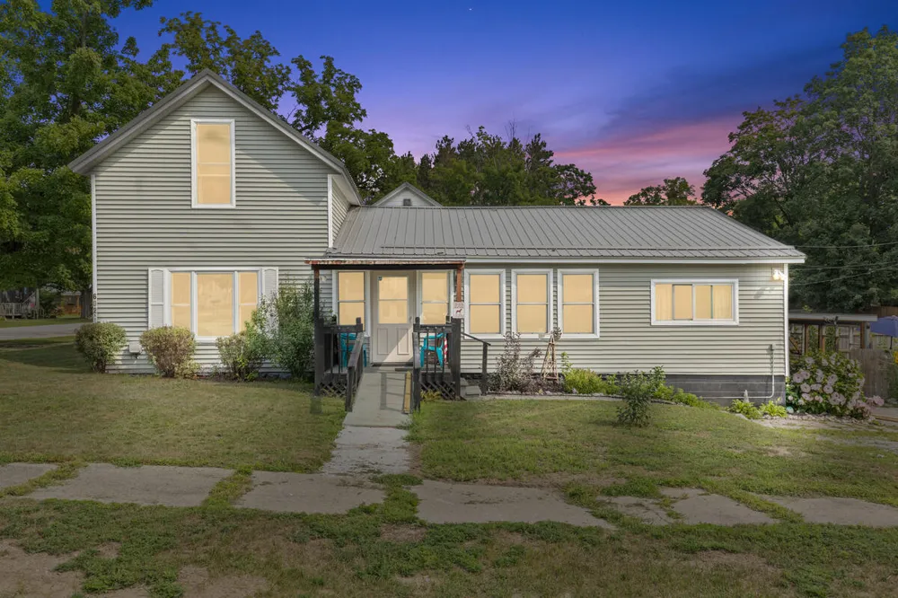 602 Pine Street Evart, MI 49631