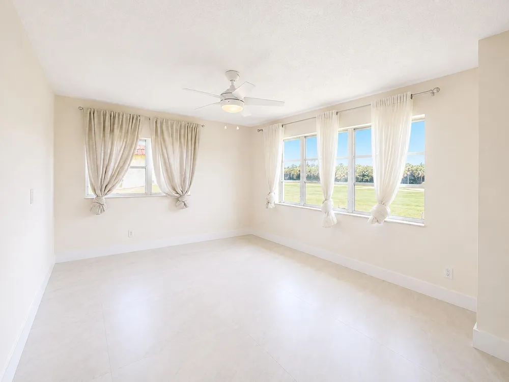 9411 Hollybrook Lake Drive #310 Pembroke Pines, FL 33025
