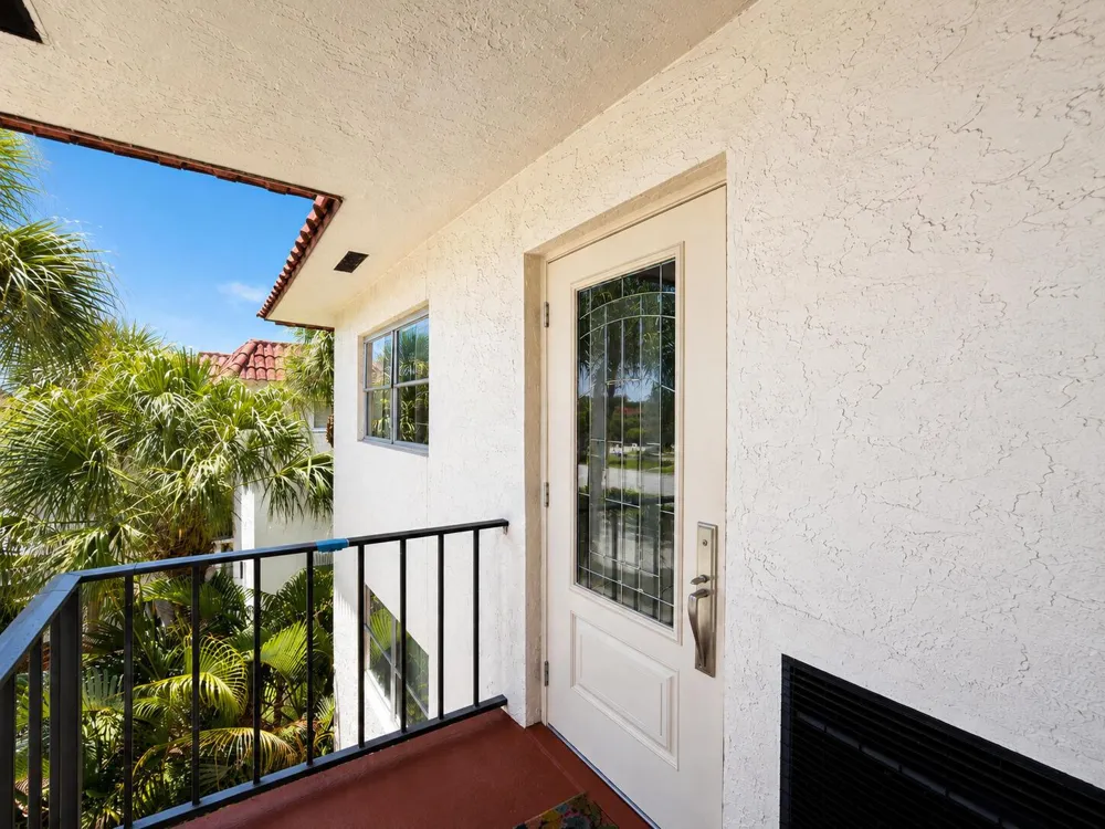 9411 Hollybrook Lake Drive #310 Pembroke Pines, FL 33025
