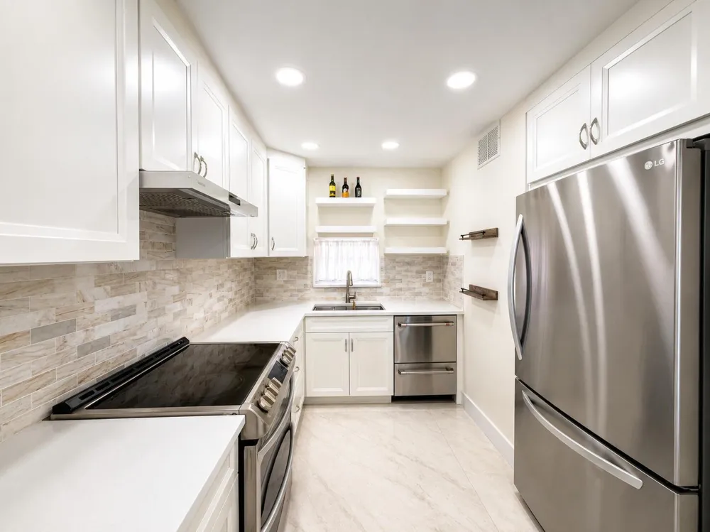 9411 Hollybrook Lake Drive #310 Pembroke Pines, FL 33025