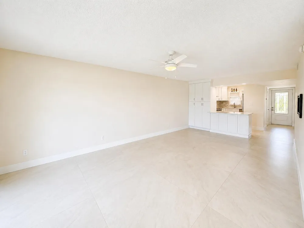 9411 Hollybrook Lake Drive #310 Pembroke Pines, FL 33025