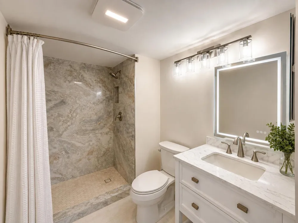 9411 Hollybrook Lake Drive #310 Pembroke Pines, FL 33025