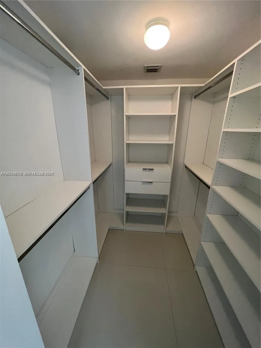 488 NE 18th St #3100 Miami, FL 33132