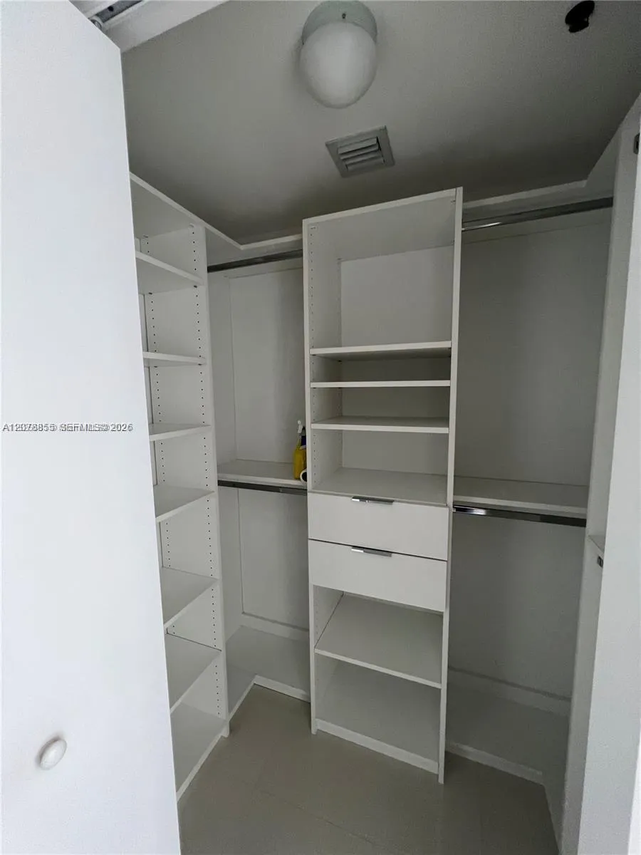 488 NE 18th St #3100 Miami, FL 33132
