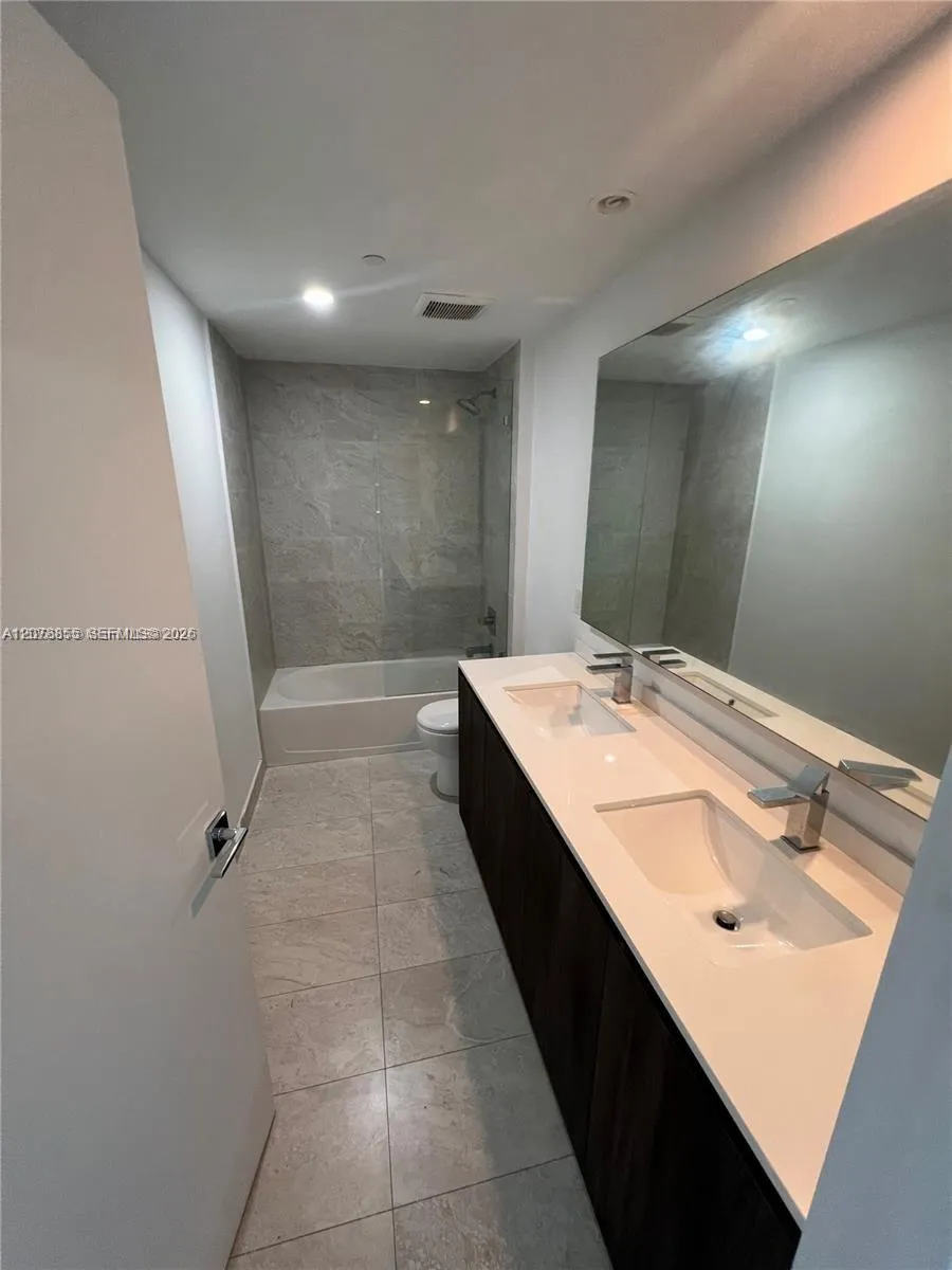 488 NE 18th St #3100 Miami, FL 33132