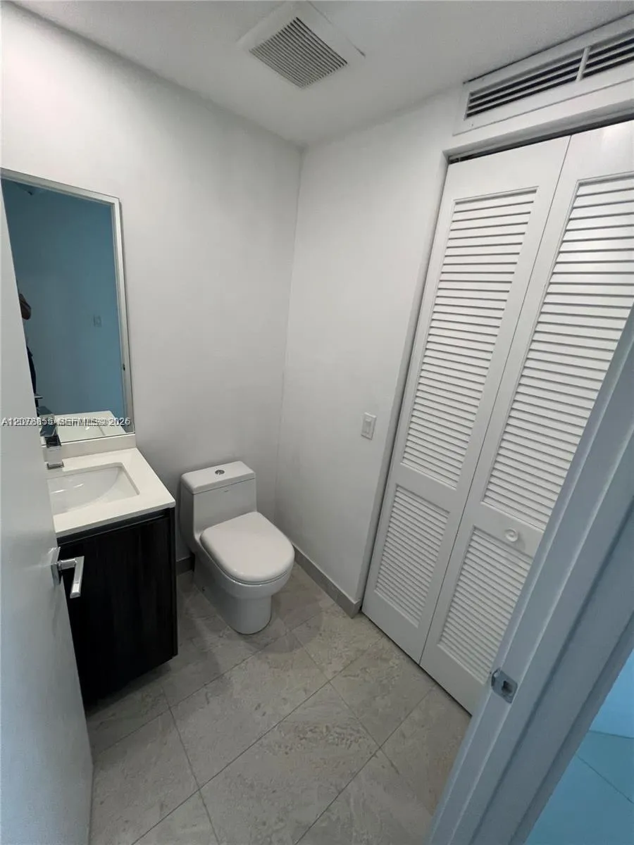 488 NE 18th St #3100 Miami, FL 33132