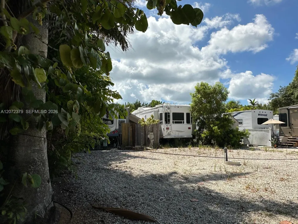 29859 Overseas Hwy #20 Big Pine, FL 33043