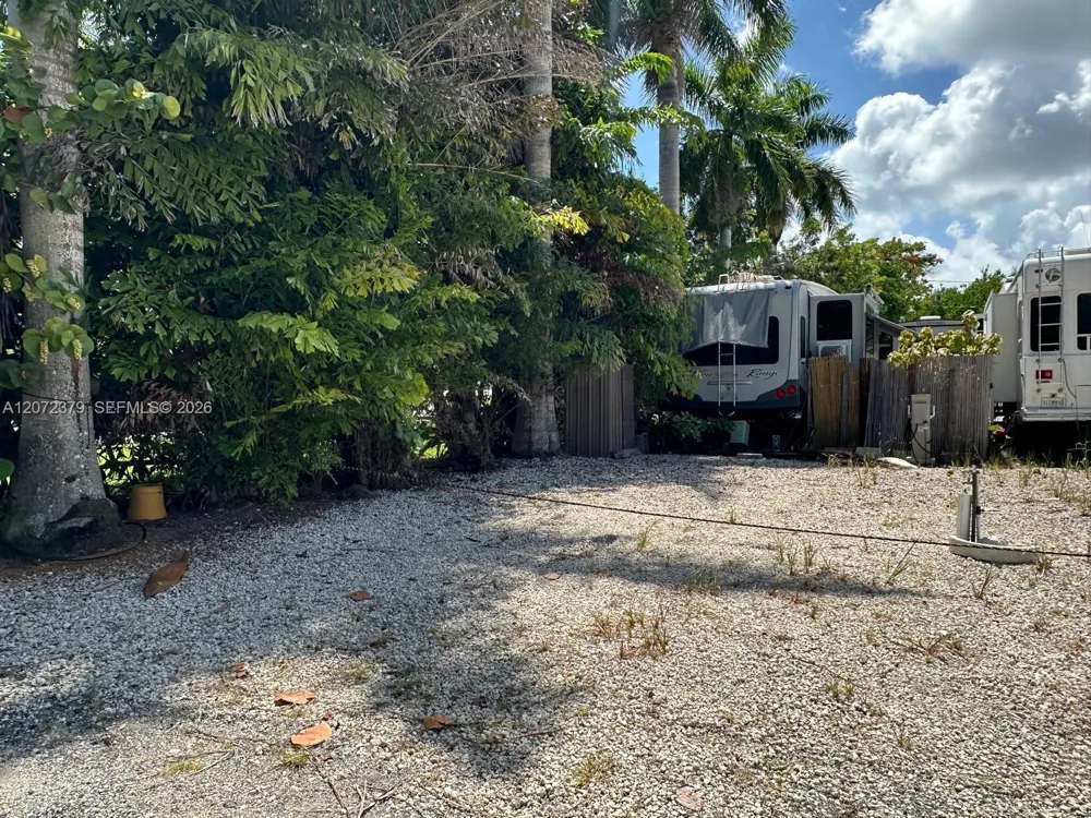 29859 Overseas Hwy #20 Big Pine, FL 33043