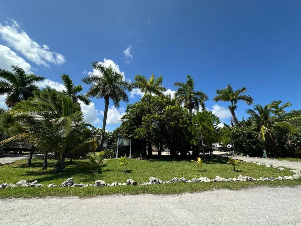 29859 Overseas Hwy #20 Big Pine, FL 33043