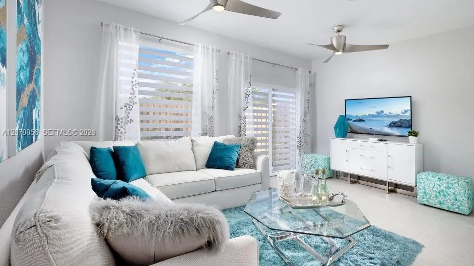 2594 SE 25 DR Homestead, FL 33035