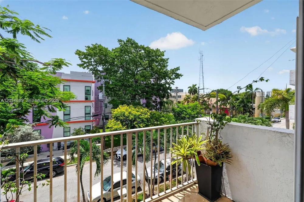 1060 NW 7th St #205 Miami, FL 33136