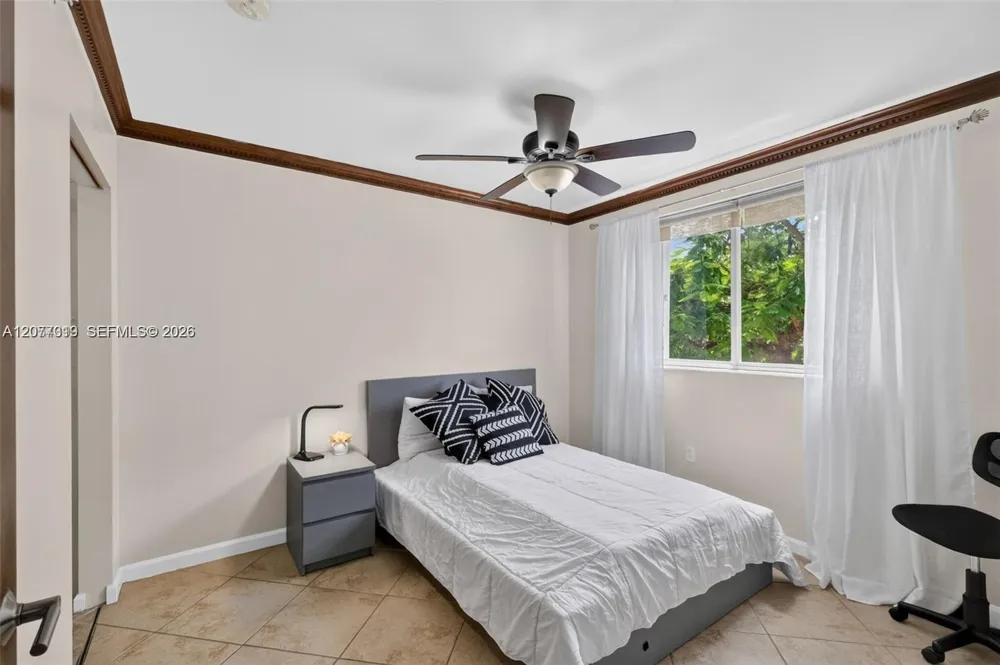 1060 NW 7th St #205 Miami, FL 33136