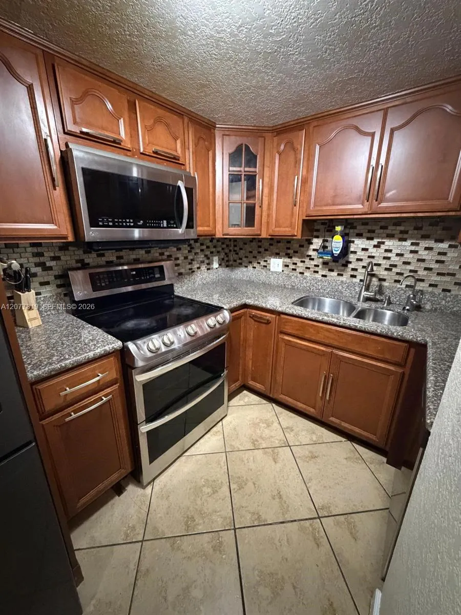 1060 NW 7th St #205 Miami, FL 33136