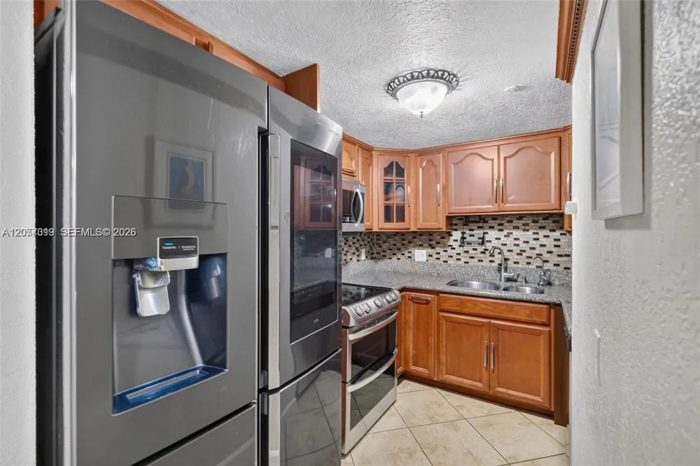 1060 NW 7th St #205 Miami, FL 33136